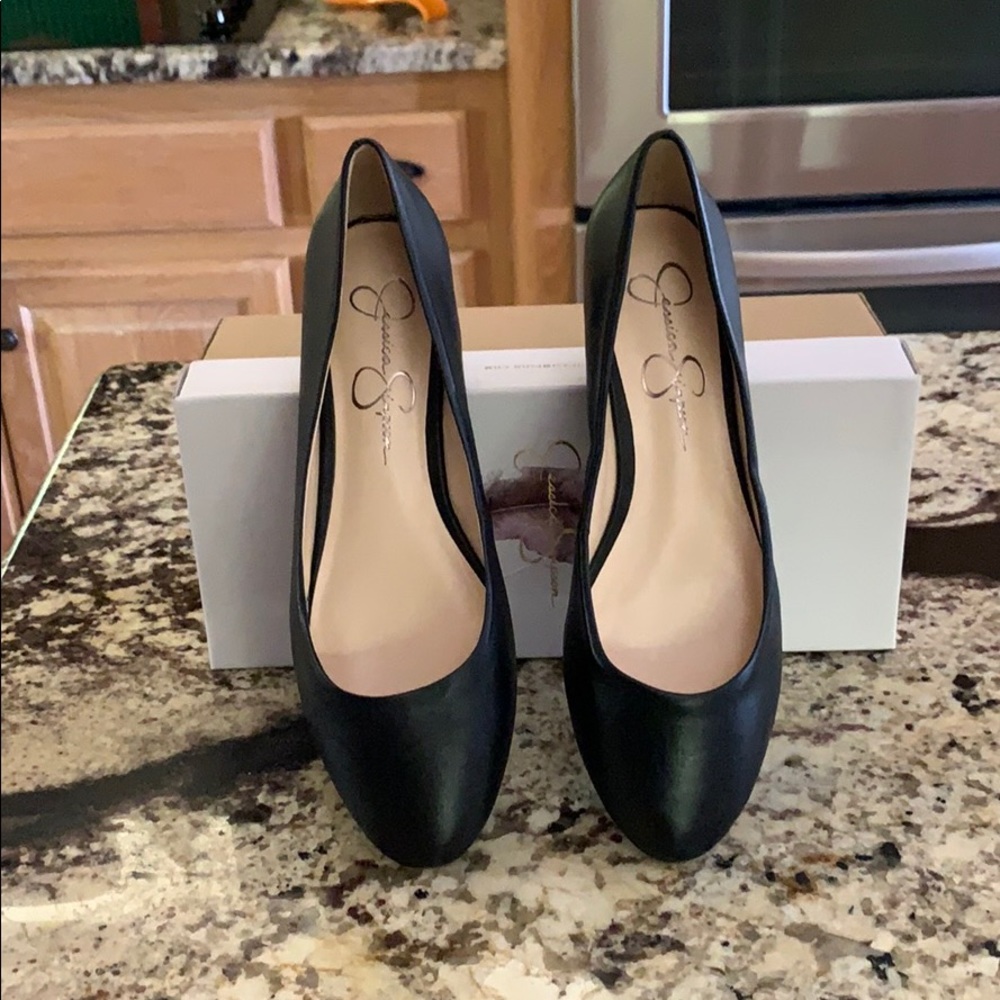 New Jessica Simpson size 8 1/2 medium black shoes
